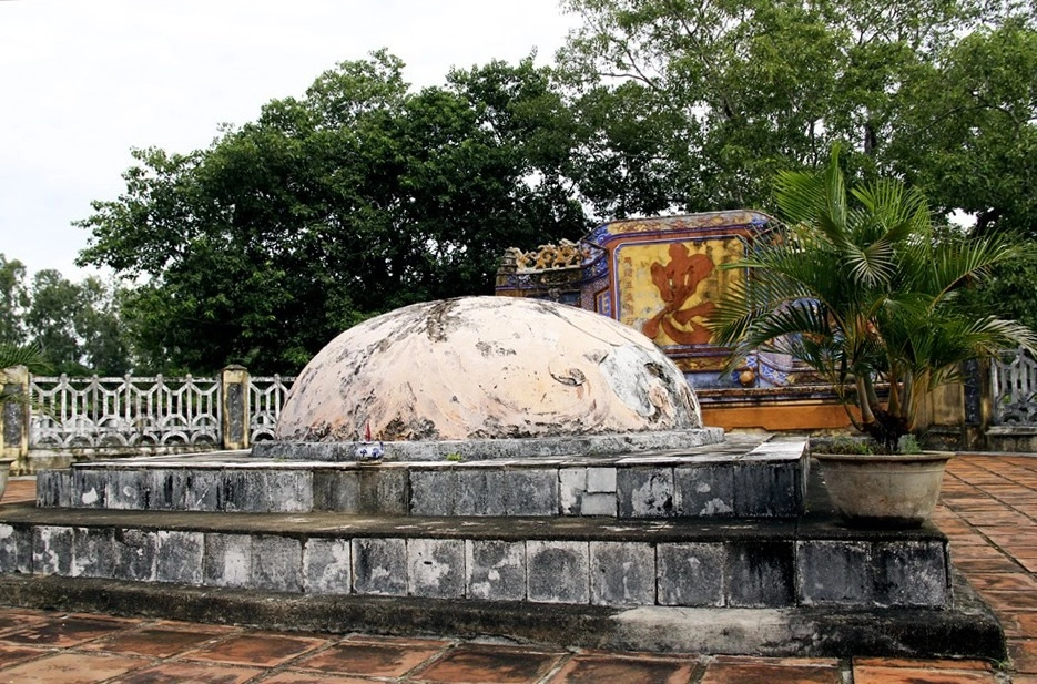 Thành Hoàng Đế An Nhơn nằm tại thị xã An Nhơn, Bình Định.