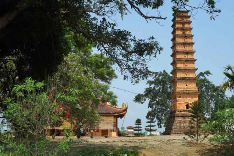 Tháp Bình Sơn báu vật kiến trúc đất nung trên đất Vĩnh Phúc
