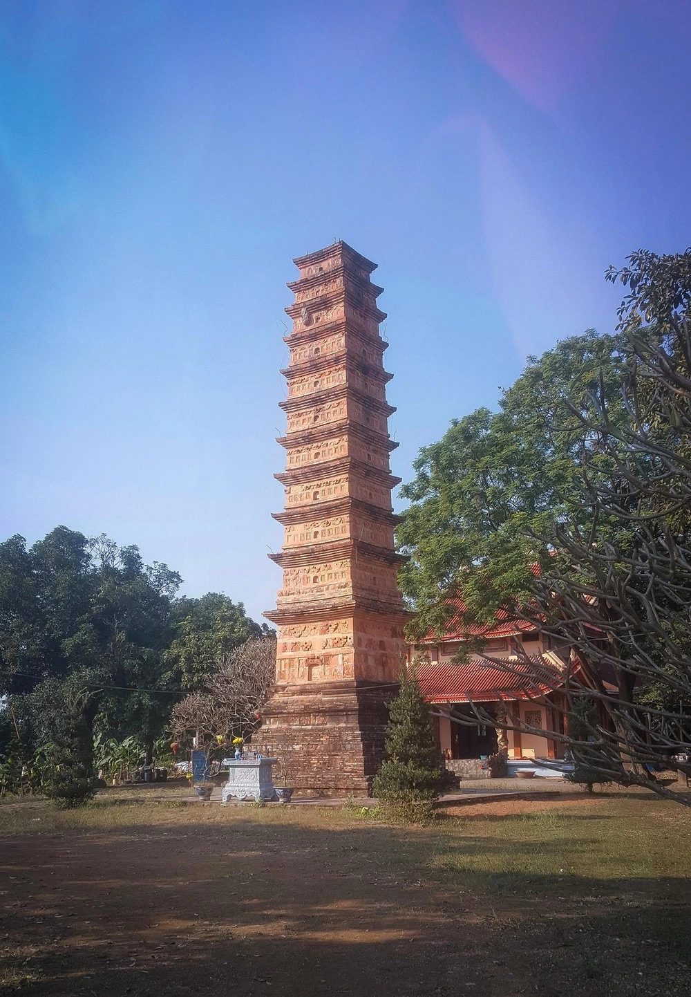 Tháp Bình Sơn cổ là biểu tượng văn hóa của vùng đất Vĩnh Phúc.