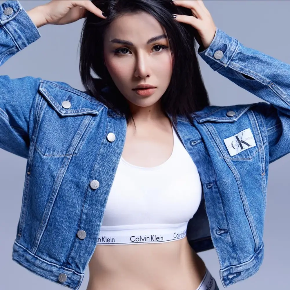 Theo dõi kênh âm nhạc chính thức Trương Thảo Nhi official