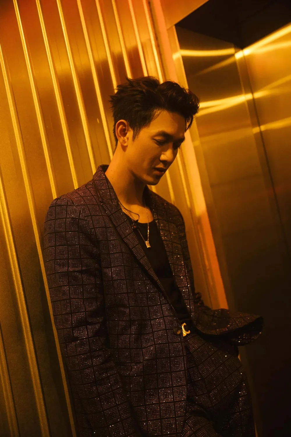 Theo dõi trang chính thức Song Luân official cập nhật tin mới
