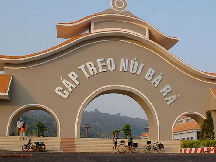 Thông tin giá vé cáp treo núi bà rá giúp bạn chuẩn bị tốt