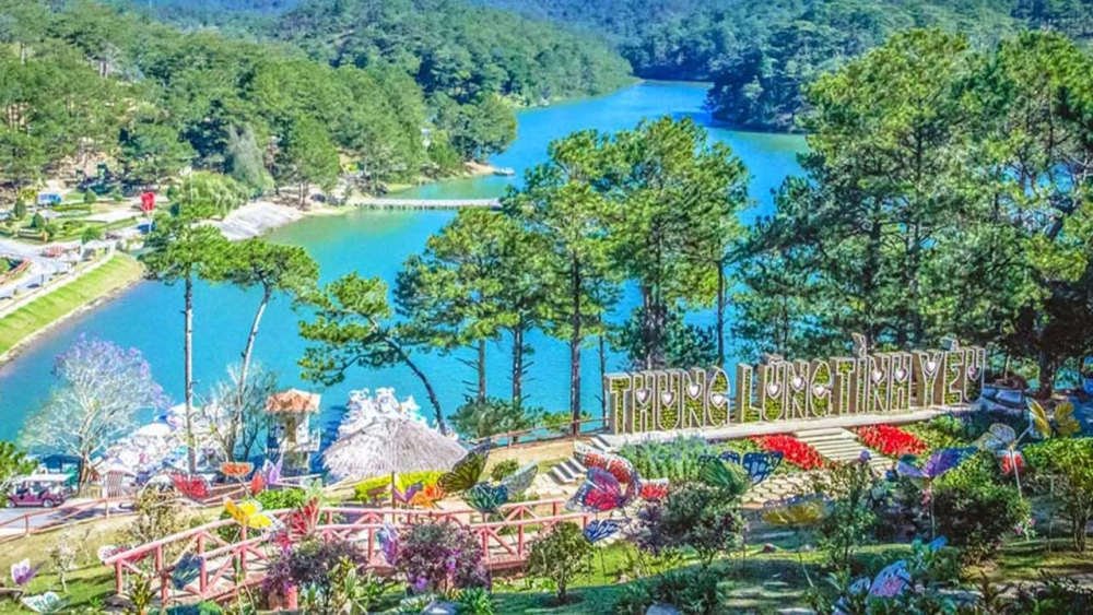 Thung lũng tình yêu ở đà lạt là nơi ghi dấu tình yêu đôi lứa