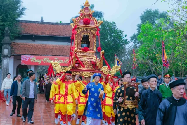 Tìm đến đền trần ở nam định nổi tiếng cả nước