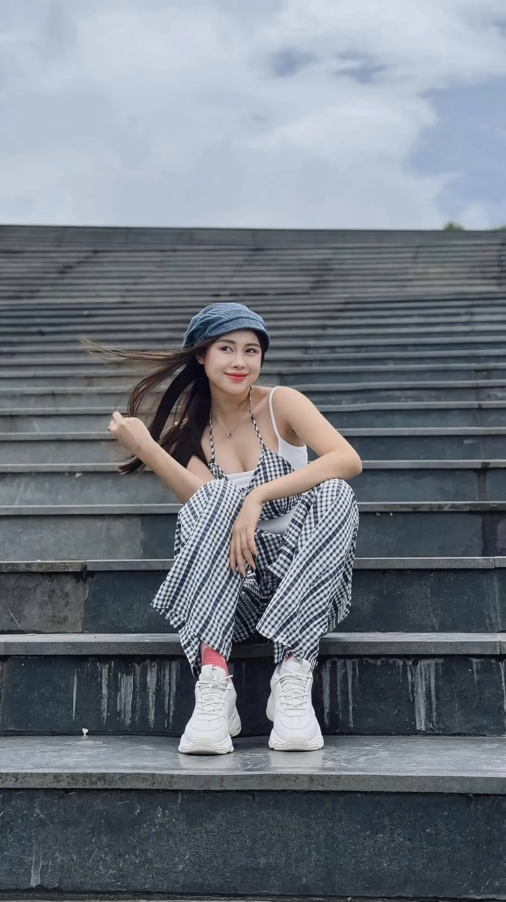 Tìm hiểu chi tiết Việt Phương Thoa là ai