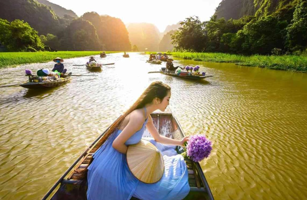 Tìm hiểu giá vé tham quan tam cốc bích động chi tiết