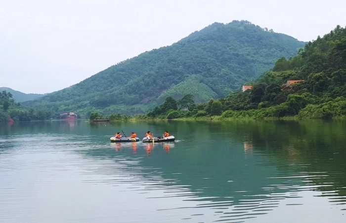 Tìm hiểu hồ cấm sơn thuộc hệ thống sông nào