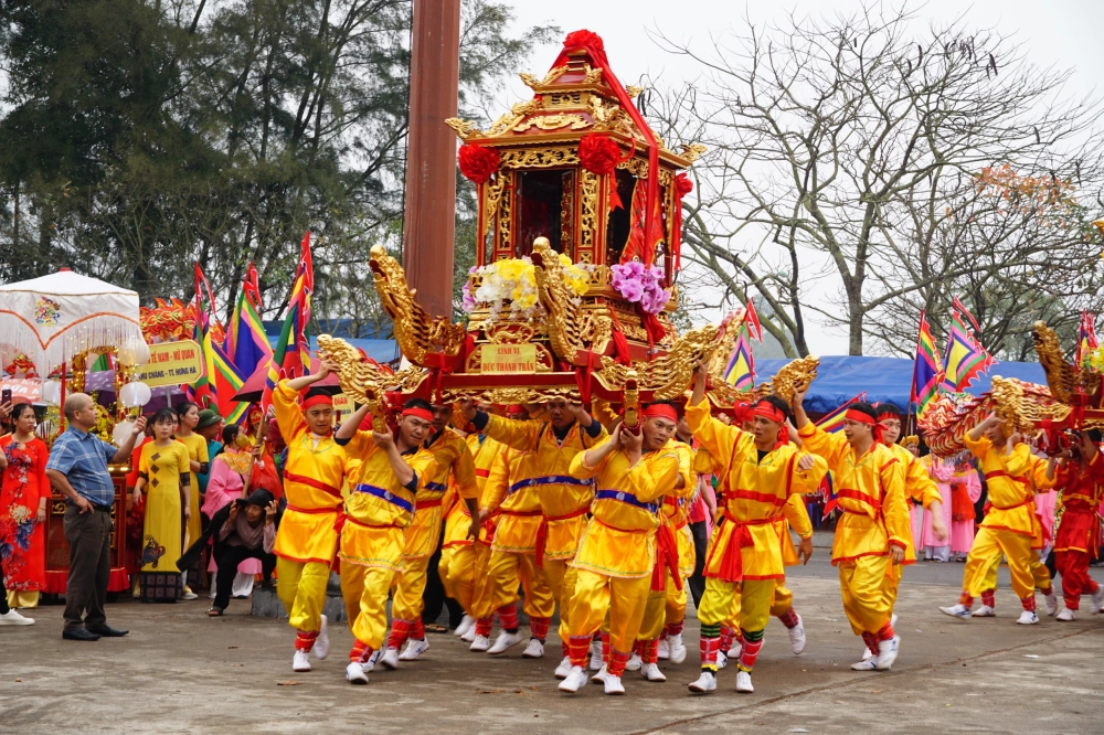Tìm hiểu lễ hội đền trần diễn ra vào thời gian nào rõ ràng