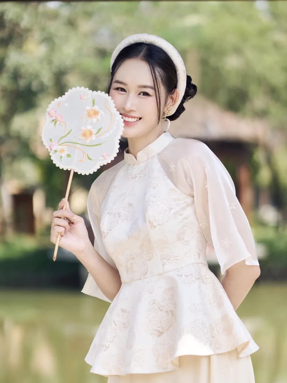 Tò mò tuổi thật Anh Phạm tuổi