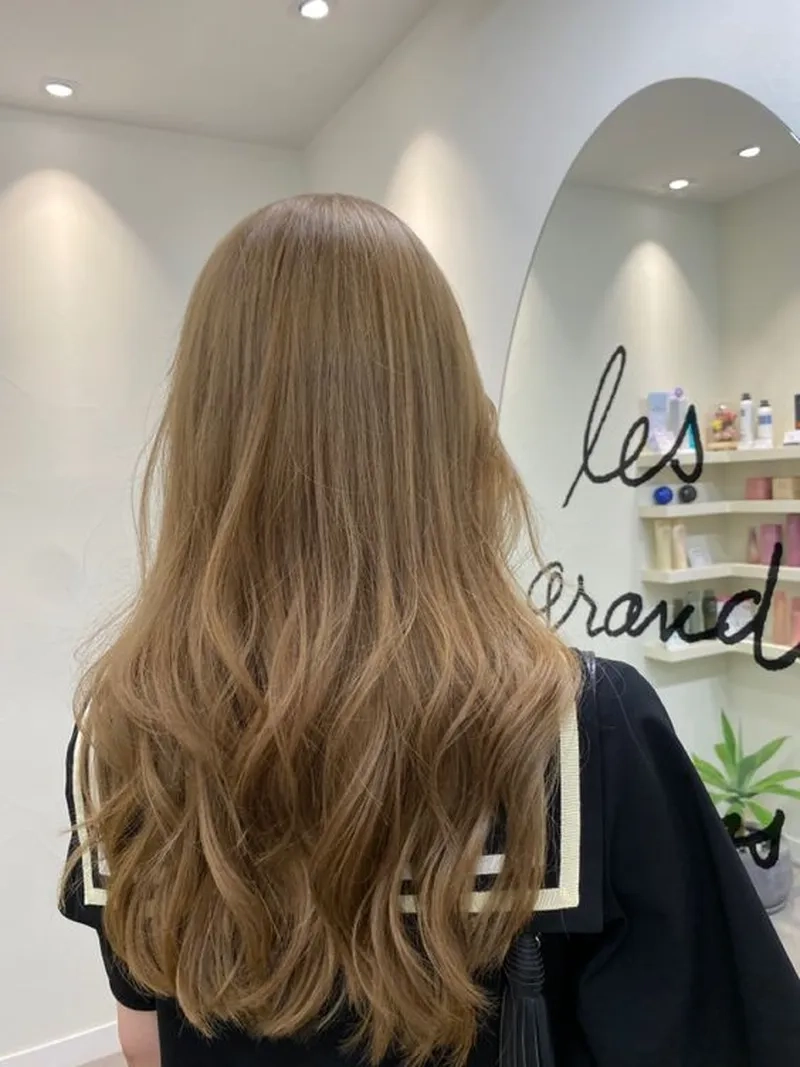 Tóc nâu tây giúp bạn nổi bật giữa đám đông