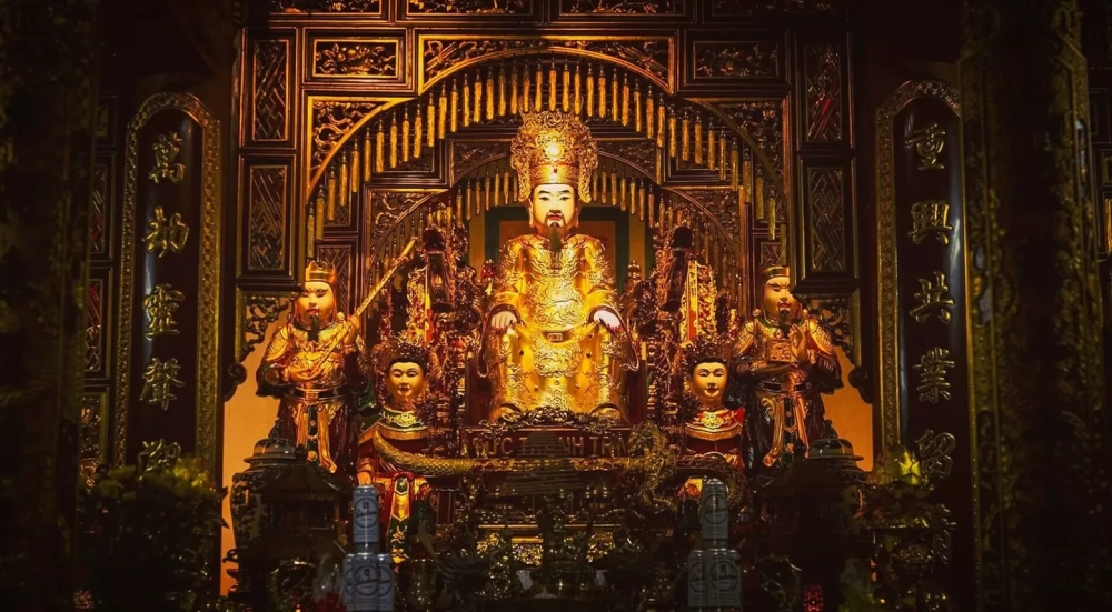 Trải nghiệm lễ hội đền trần đặc sắc truyền thống