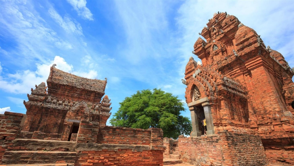 Trải nghiệm sự huyền bí tại tháp chăm ở ninh thuận