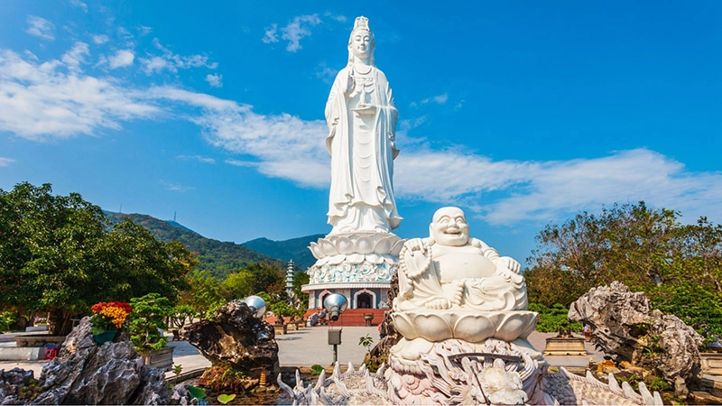 Trụ trì chùa linh ứng đà nẵng là người gánh vác nhiệm vụ linh thiêng