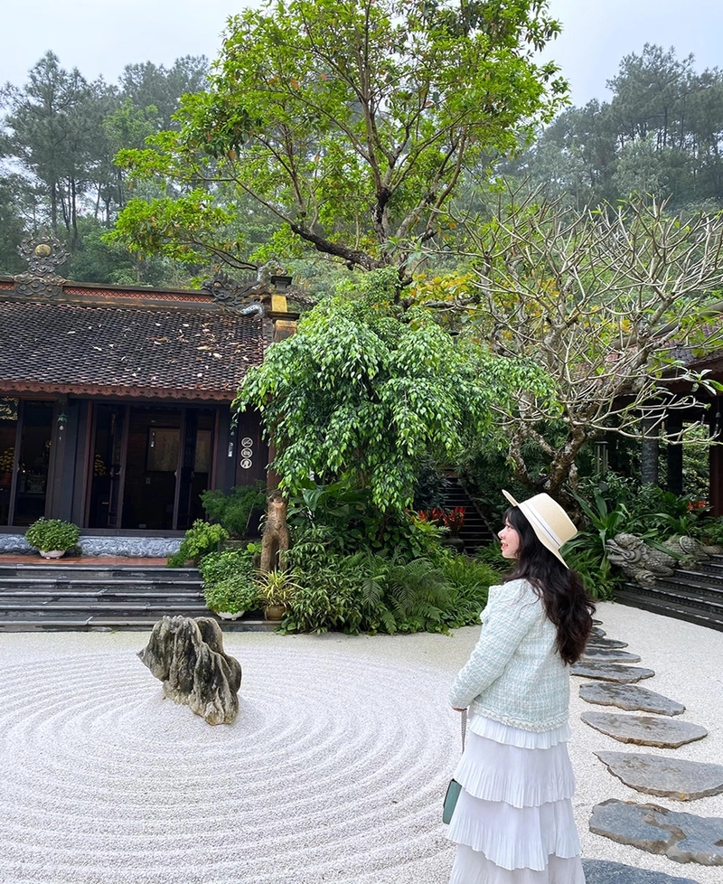 Vẻ đẹp lặng lẽ của địa tạng phi lai mùa thu