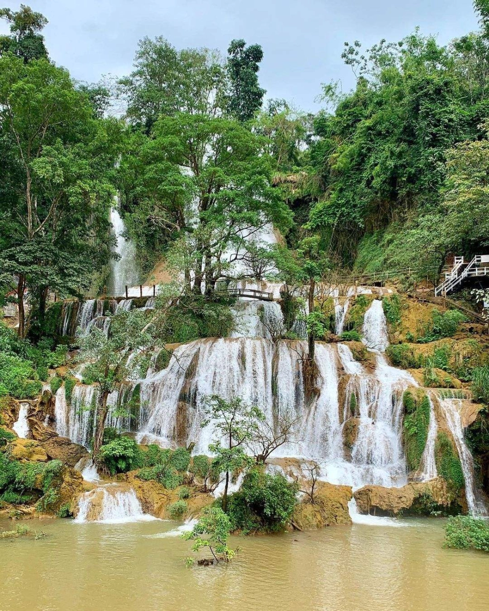 Vi vu khám phá thác dải yếm sơn la thơ mộng