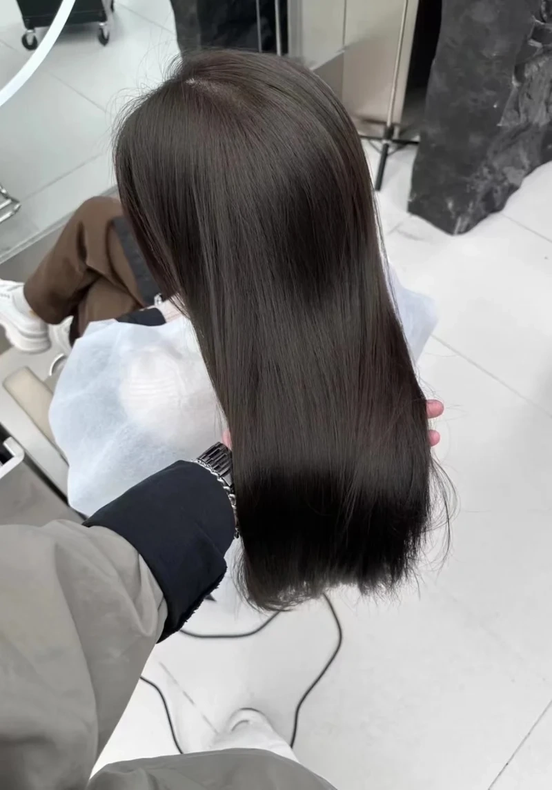 Xu hướng mới từ tóc trà đen hot trend